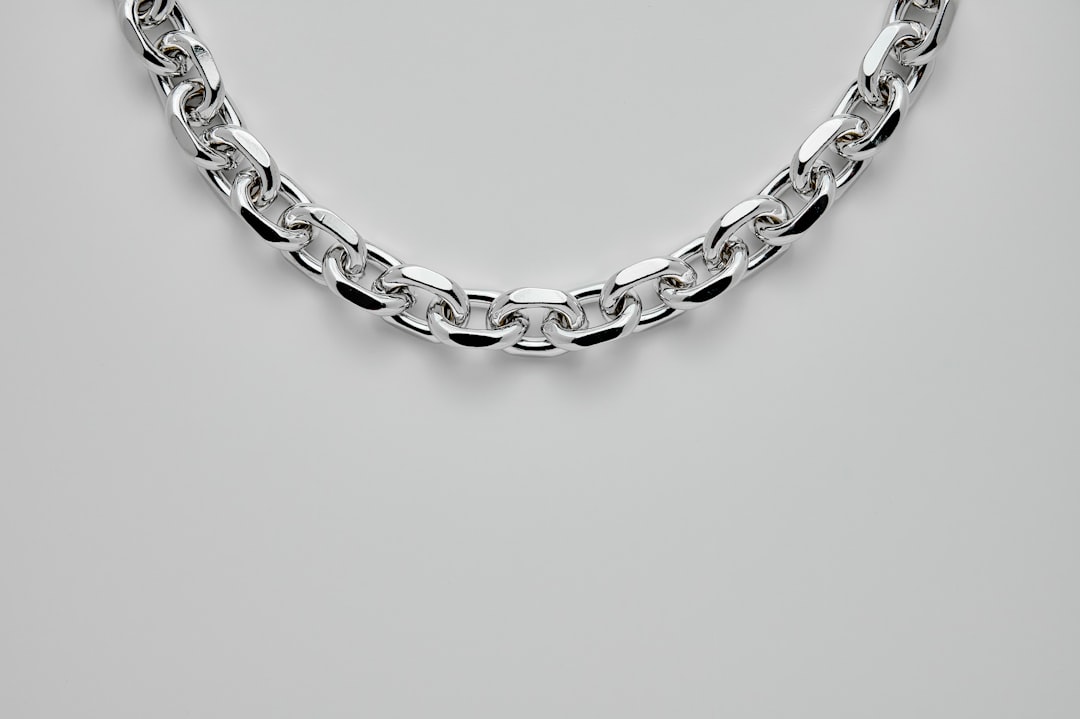 Stylish Men’s Silver Chains: A Must-Have Accessory